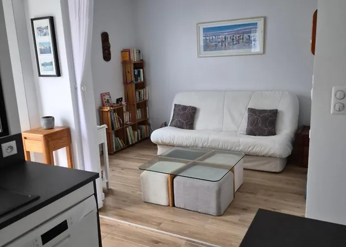 De L'artimon A La Chaume * レ・サ​​ーブル・ドロンヌ