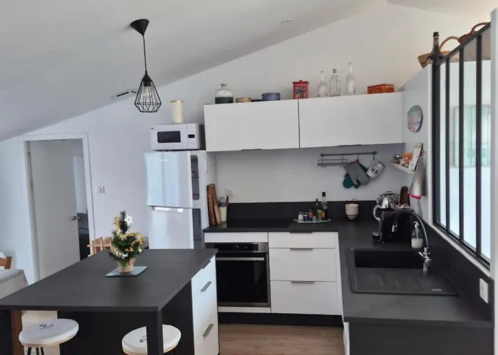 De L'artimon A La Chaume * レ・サ​​ーブル・ドロンヌ